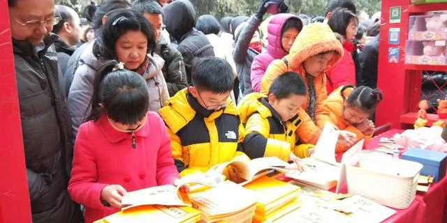 小人书 大世界——原创故事连环画在地坛展现中华文化力量(图4)