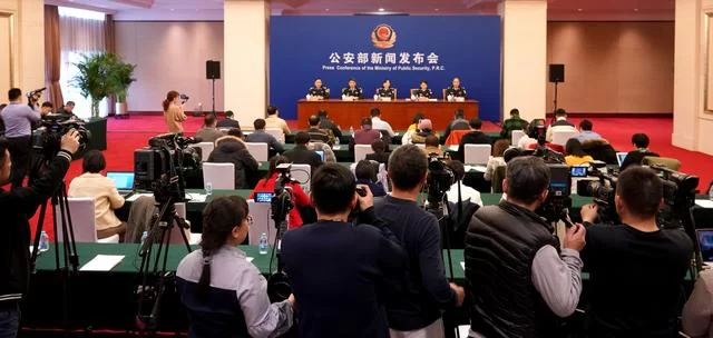 公安机关集中打击“套路贷” 打掉团伙1664个 破获案件21624起(图2) 公安机关集中打击“套路贷” 打掉团伙1664个 破获案件21624起(图2)