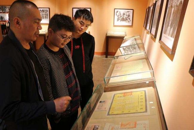 中建四局三公司四川分公司开展“青春心向党 建功新时代”主题团日活动(图2) 中建四局三公司四川分公司开展“青春心向党 建功新时代”主题团日活动(图2)