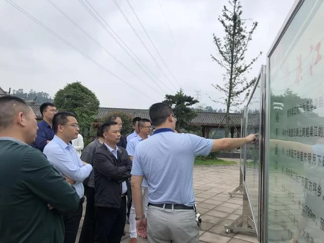 把握历史机遇 融入华蓥西进战略——成都广安商会执行会长匡建华率考察团再访华蓥(图2) 把握历史机遇 融入华蓥西进战略——成都广安商会执行会长匡建华率考察团再访华蓥(图2)