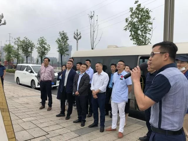 产业资本聚官盛 返乡共建新广安——匡建华率产业联盟考察团赴广安官盛新区考察(图1) 产业资本聚官盛 返乡共建新广安——匡建华率产业联盟考察团赴广安官盛新区考察(图1)