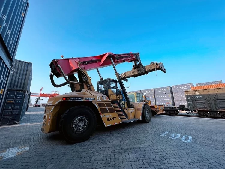 西部陆海新通道铁海联运发送货物同比增幅64.8%(图3) 西部陆海新通道铁海联运发送货物同比增幅64.8%(图3)