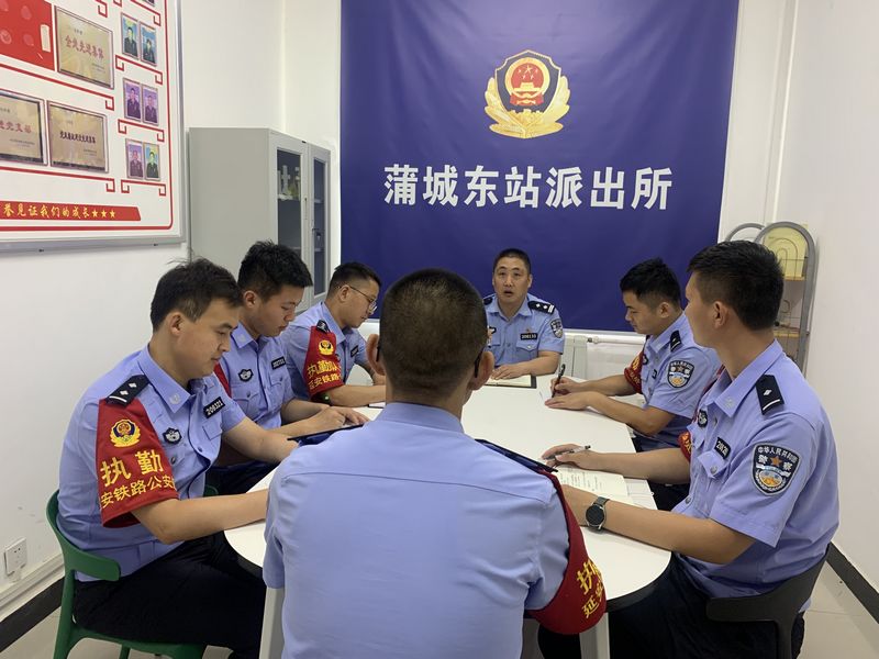 以榜样之光 照亮前行之路(图3)