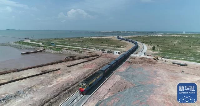 新华全媒+丨广西提升西部陆海新通道枢纽作用(图2) 新华全媒+丨广西提升西部陆海新通道枢纽作用(图2)