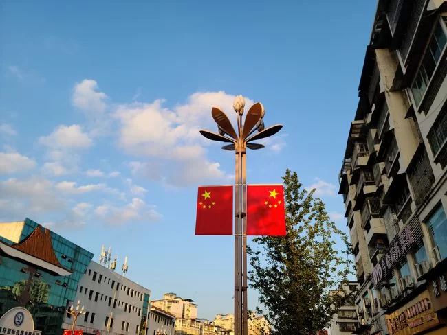 东方风起明月照——云中蜀山龙顺掌门随谈“时代之道”(图1) 东方拂晓正出发——蜀山夙道派龙顺掌门2023新年一席谈(图1)