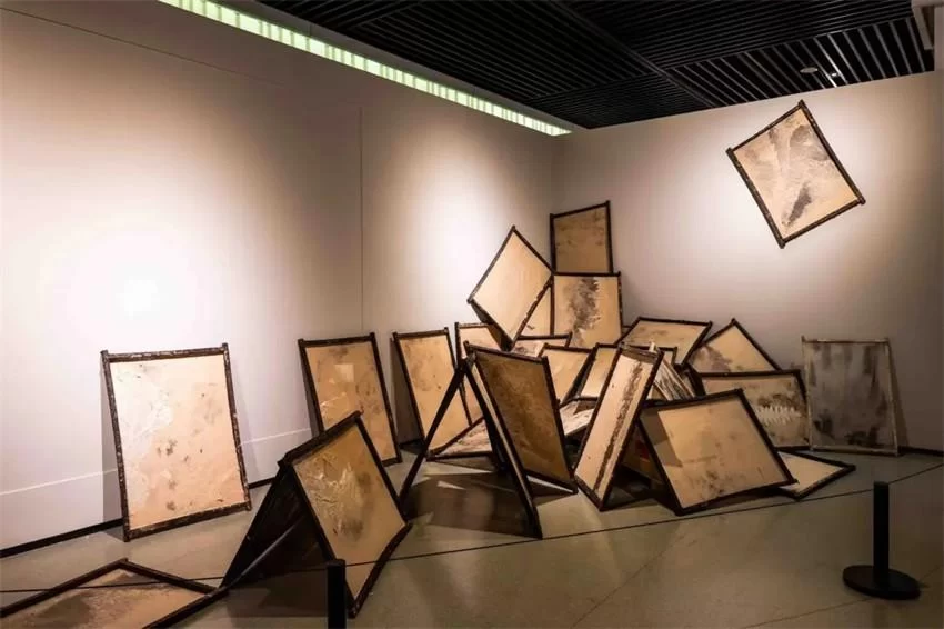 纸上 Sur Papier——姜竹青&弗朗辛·穆里双人展在芜湖市博物馆盛大开幕(图14) 纸上 Sur Papier——姜竹青&弗朗辛·穆里双人展在芜湖市博物馆盛大开幕(图14)