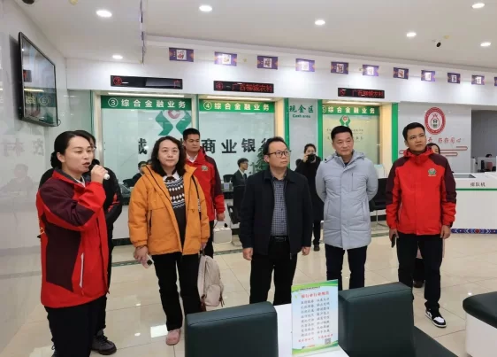 “共同体八桂行·柳州站”全媒体采访行动暨广西民族报社签约作家座谈会在柳州圆满举行(图5) “共同体八桂行·柳州站”全媒体采访行动暨广西民族报社签约作家座谈会在柳州圆满举行(图5)