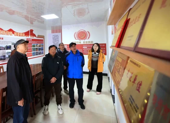 “共同体八桂行·柳州站”全媒体采访行动暨广西民族报社签约作家座谈会在柳州圆满举行(图13) “共同体八桂行·柳州站”全媒体采访行动暨广西民族报社签约作家座谈会在柳州圆满举行(图13)