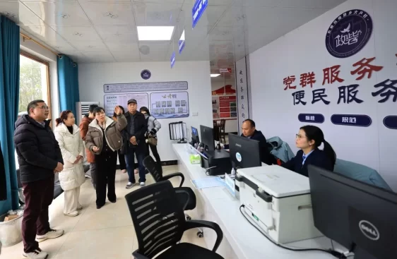 “共同体八桂行·柳州站”全媒体采访行动暨广西民族报社签约作家座谈会在柳州圆满举行(图14) “共同体八桂行·柳州站”全媒体采访行动暨广西民族报社签约作家座谈会在柳州圆满举行(图14)