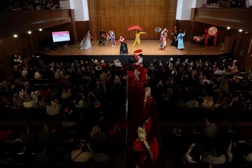 2025年欢乐春节演出活动在贝尔格莱德举行(图8)