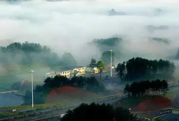 中国经济最强10个城市出炉 快看有你家吗?(图6) 中国经济最强10个城市出炉 快看有你家吗?(图6)