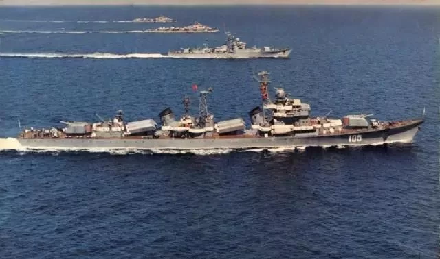 导弹驱逐舰南昌舰退役 要当军事主题公园(组图)(图3) 导弹驱逐舰南昌舰退役 要当军事主题公园(组图)(图3)