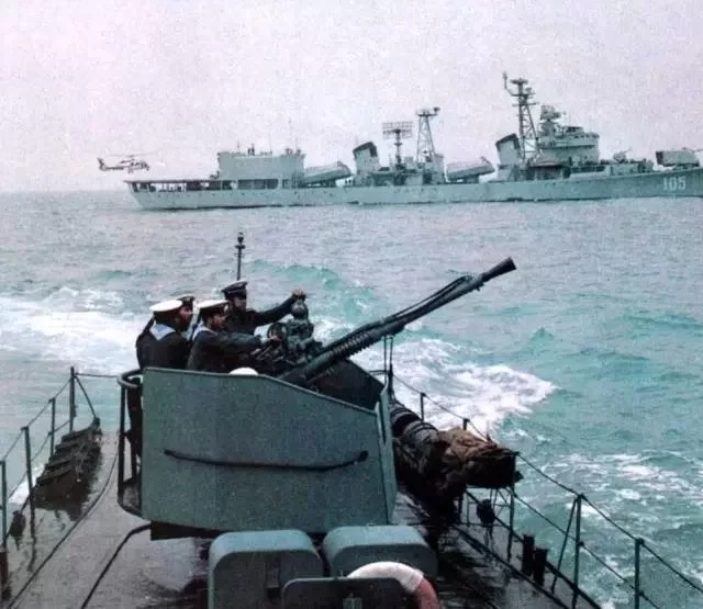 导弹驱逐舰南昌舰退役 要当军事主题公园(组图)(图7) 导弹驱逐舰南昌舰退役 要当军事主题公园(组图)(图7)