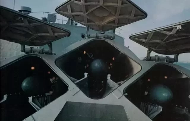 导弹驱逐舰南昌舰退役 要当军事主题公园(组图)(图10) 导弹驱逐舰南昌舰退役 要当军事主题公园(组图)(图10)