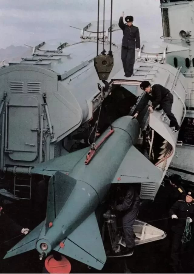 导弹驱逐舰南昌舰退役 要当军事主题公园(组图)(图11) 导弹驱逐舰南昌舰退役 要当军事主题公园(组图)(图11)