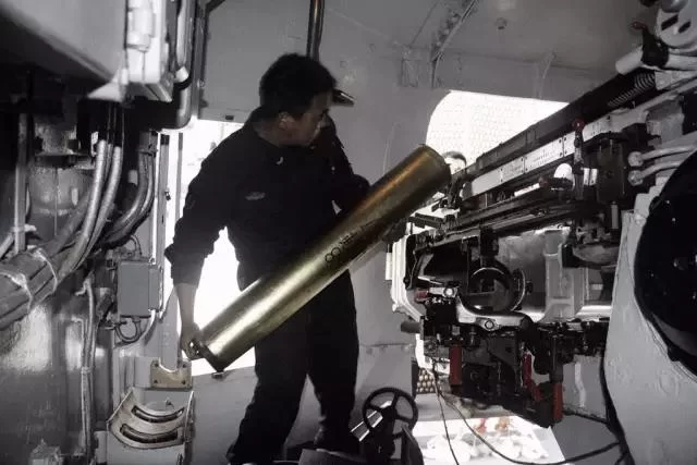 导弹驱逐舰南昌舰退役 要当军事主题公园(组图)(图15) 导弹驱逐舰南昌舰退役 要当军事主题公园(组图)(图15)