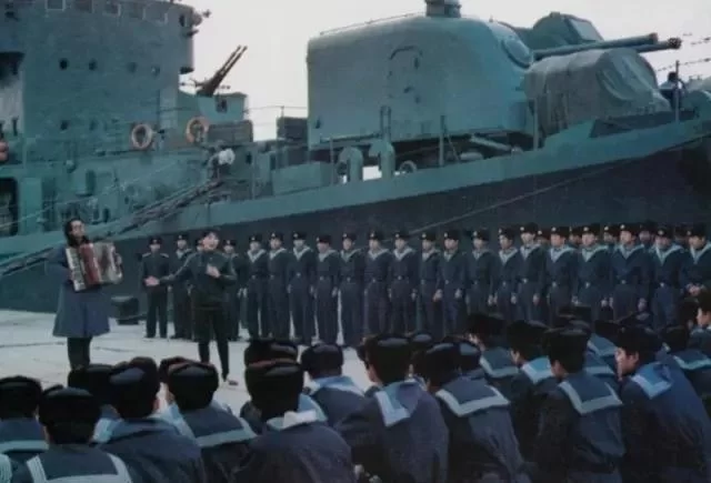 导弹驱逐舰南昌舰退役 要当军事主题公园(组图)(图19) 导弹驱逐舰南昌舰退役 要当军事主题公园(组图)(图19)