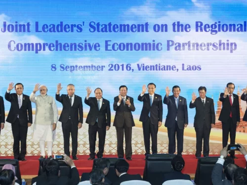 李克强出席第十一届东亚峰会时强调 推动东亚合作稳步向前 促进地区和平稳定持久繁荣(图3)