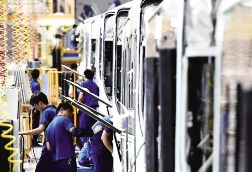 5家新能源车企骗补10亿 财政部:适时推补贴退坡(图1) 5家新能源车企骗补10亿 财政部:适时推补贴退坡(图1)