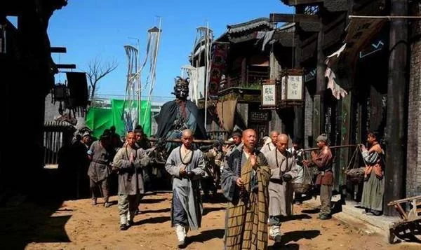 东汉末年的瘟疫留给我们什么教训?中国人又是怎么熬过来的?(图3) 东汉末年的瘟疫留给我们什么教训?中国人又是怎么熬过来的?(图3)