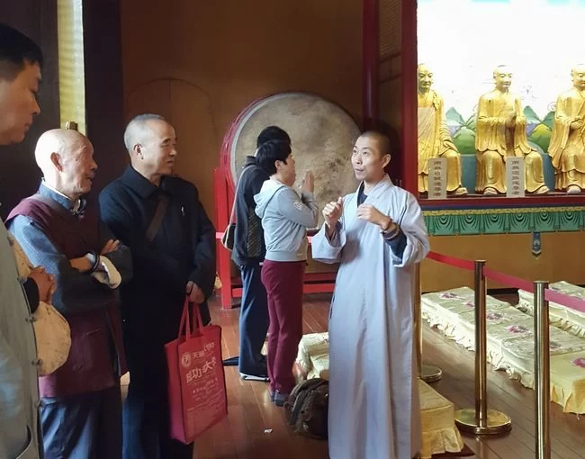 弘扬真善美,单成武“佛”“虎啸”亮相峨眉山伏虎寺(图3) 弘扬真善美 国智智库文化研究院单成武“佛”“虎啸”亮相峨眉山伏虎寺(图3)