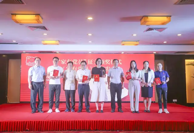 唱红歌对山歌颂赞歌……一场别生面的新书发布会在邕举行(图4) 唱红歌对山歌颂赞歌……一场别生面的新书发布会在邕举行(图4)