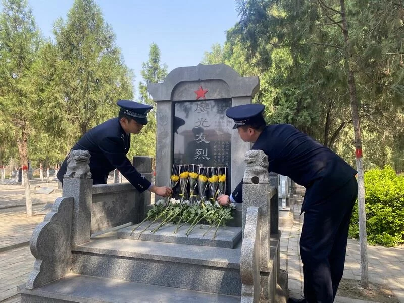 忠诚铸就不朽 英烈精神永存(图1) 忠诚铸就不朽 英烈精神永存(图1)